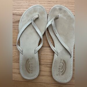 Rainbow Women's Tan Sandals
